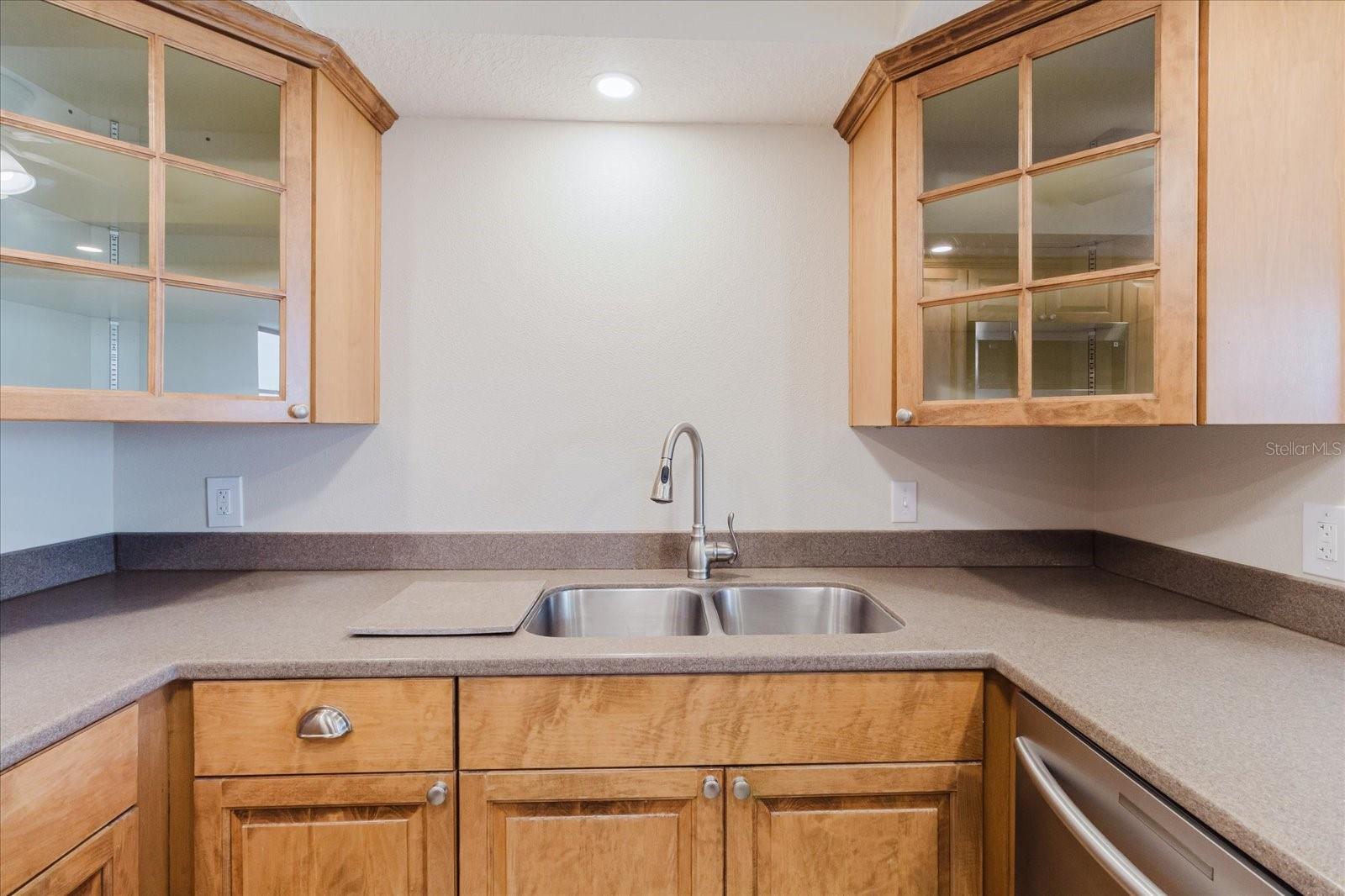 Image 16 of 60 For 100 Oakmont Lane 507