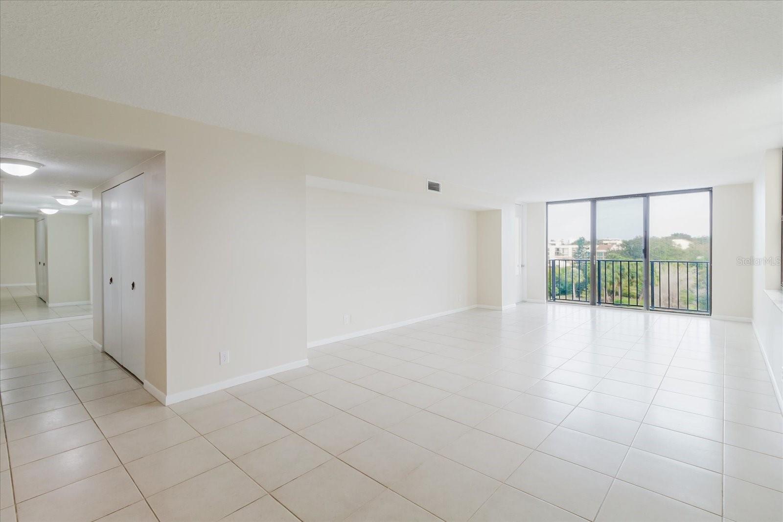 Image 17 of 60 For 100 Oakmont Lane 507