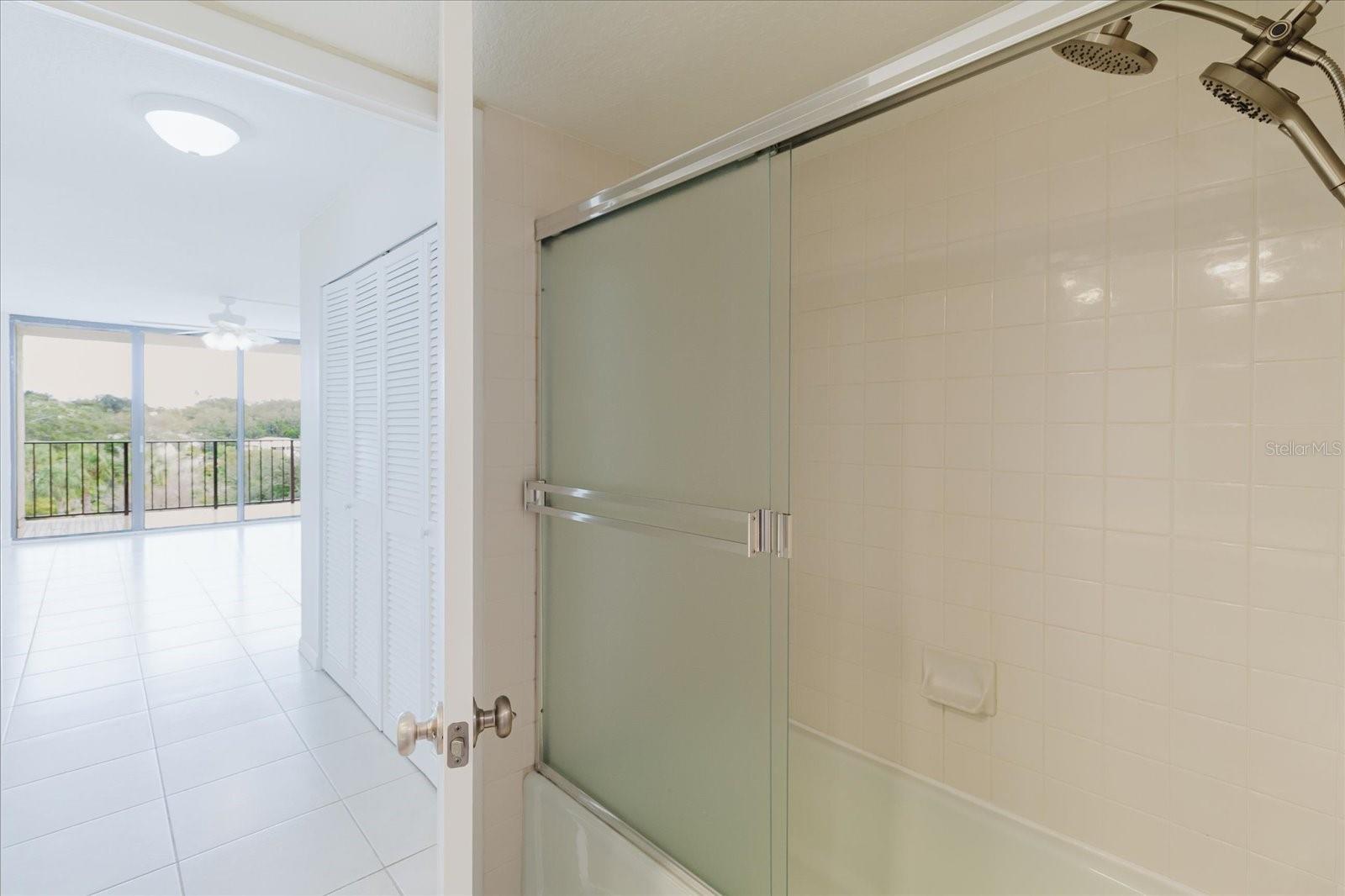 Image 25 of 60 For 100 Oakmont Lane 507