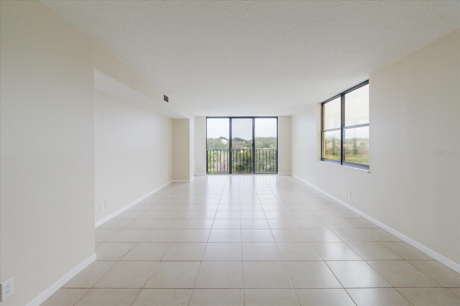 Image 5 of 60 For 100 Oakmont Lane 507