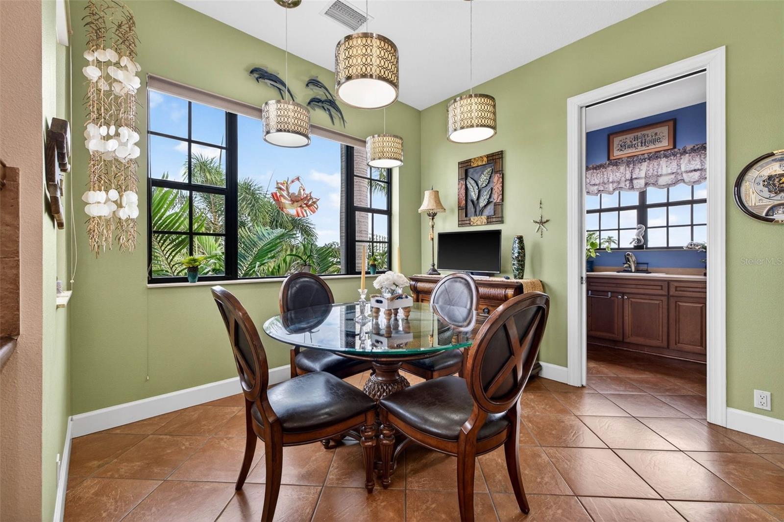 Image 13 of 72 For 4401 38th Street S