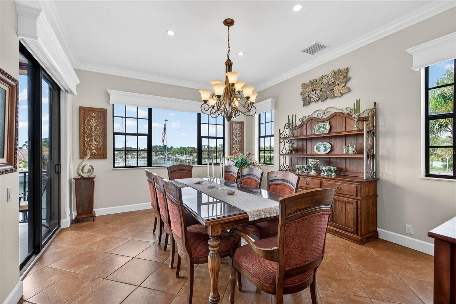 Image 15 of 72 For 4401 38th Street S