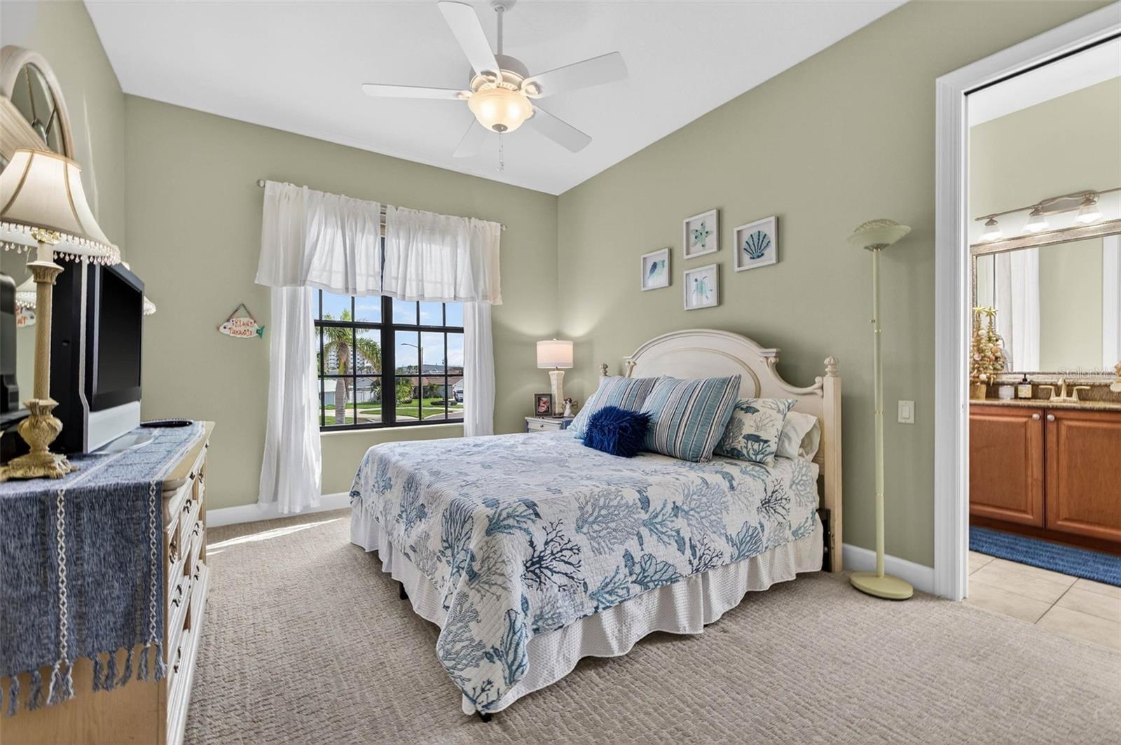 Image 17 of 72 For 4401 38th Street S