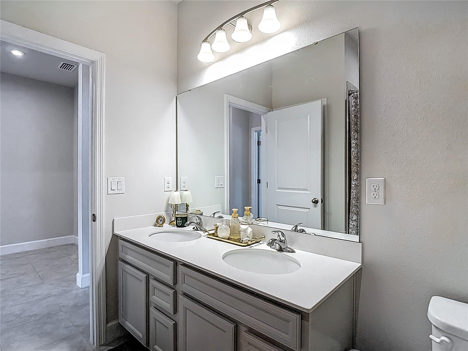 Image 36 of 70 For 35428 Crescent Creek Drive