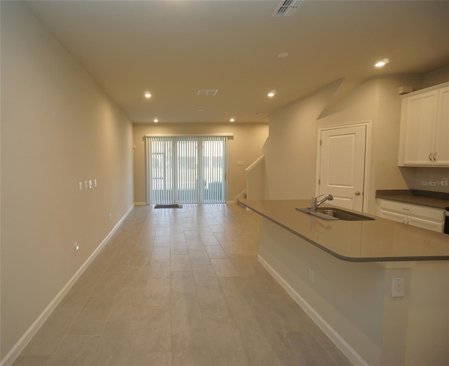 Image 13 of 26 For 25967 Woven Wicker Bend