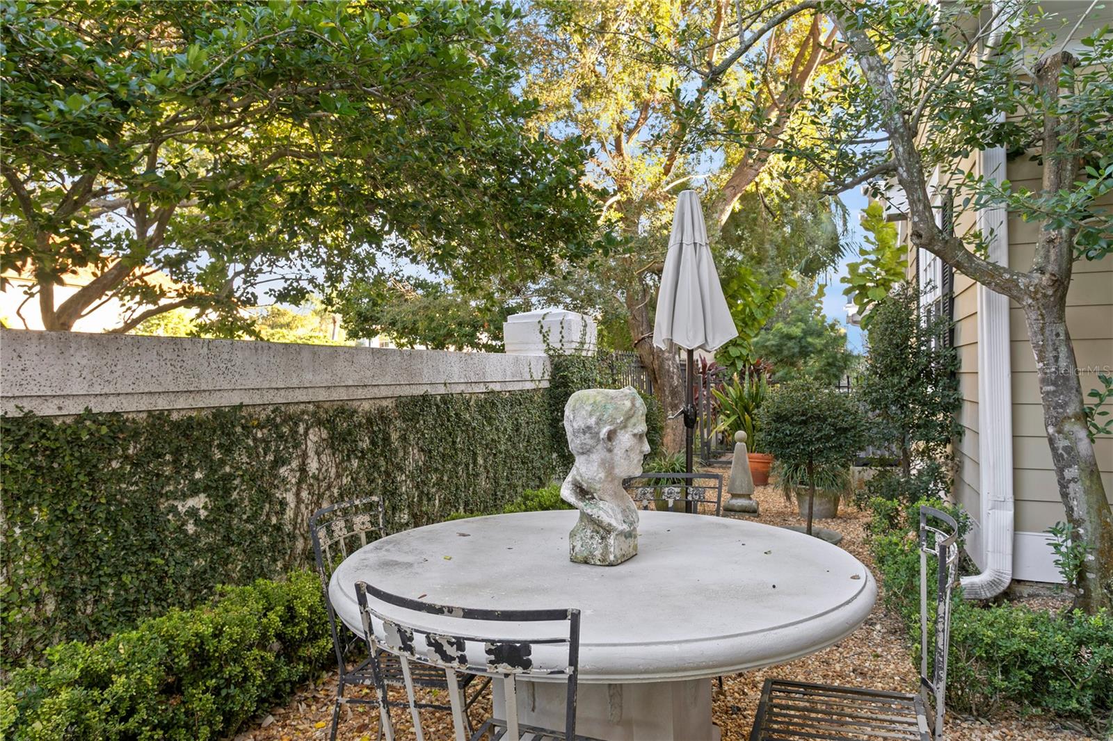 Image 14 of 75 For 328 Inner Harbour Circle