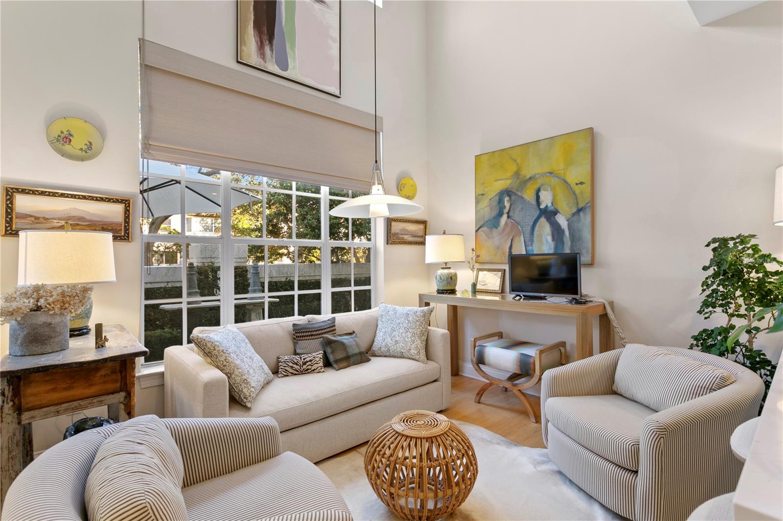 Image 20 of 75 For 328 Inner Harbour Circle