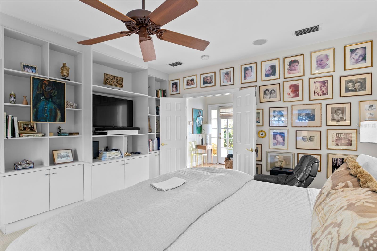 Image 35 of 75 For 328 Inner Harbour Circle