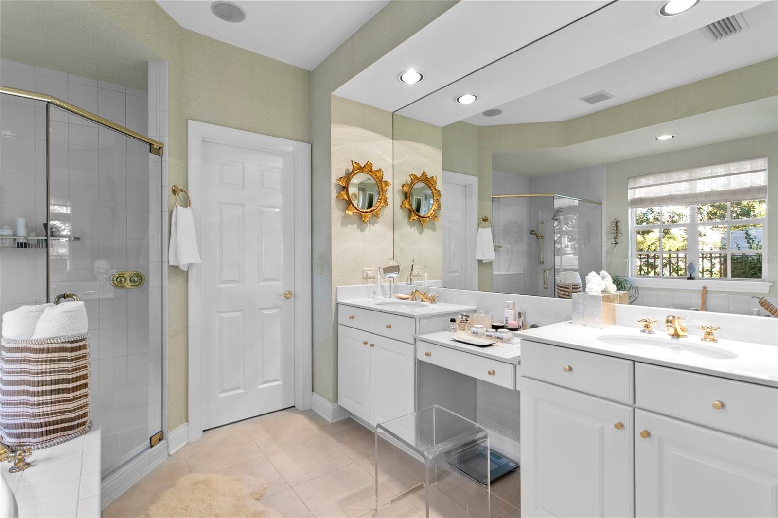 Image 36 of 75 For 328 Inner Harbour Circle