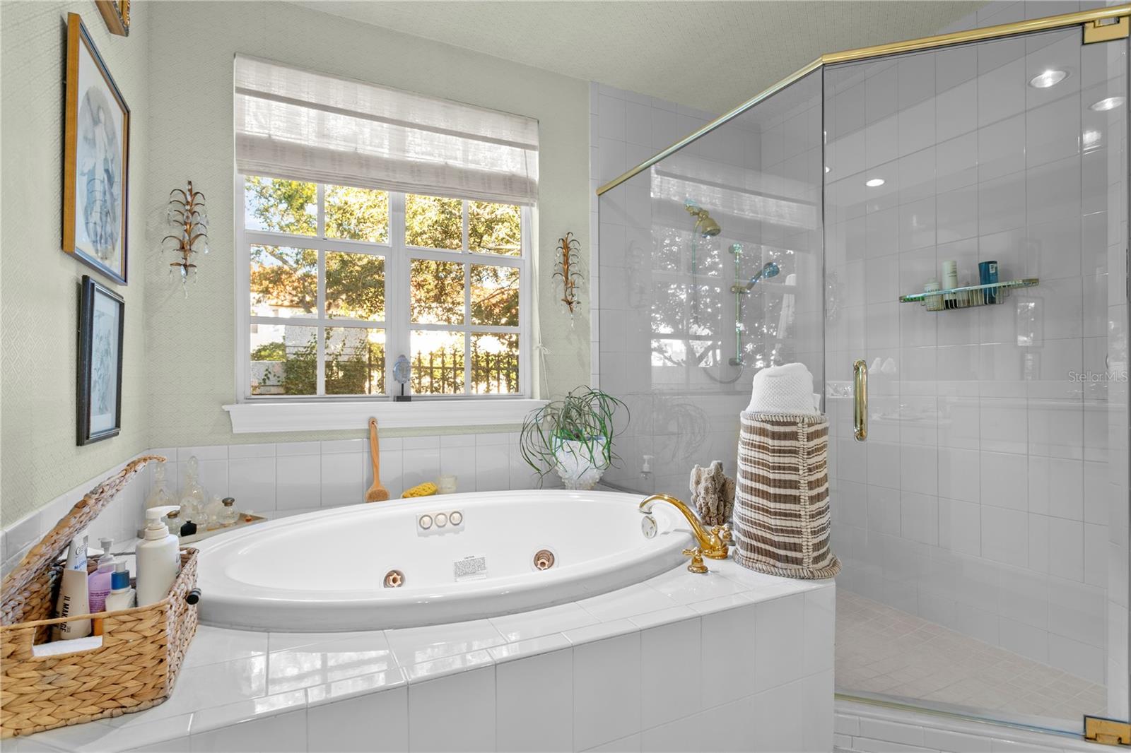 Image 37 of 75 For 328 Inner Harbour Circle