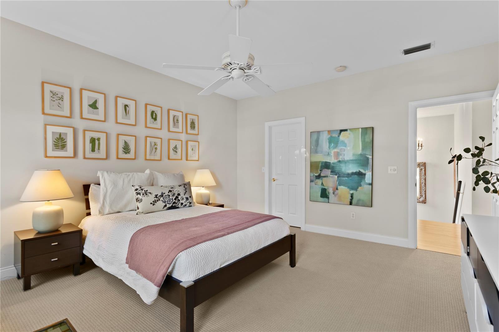 Image 44 of 75 For 328 Inner Harbour Circle