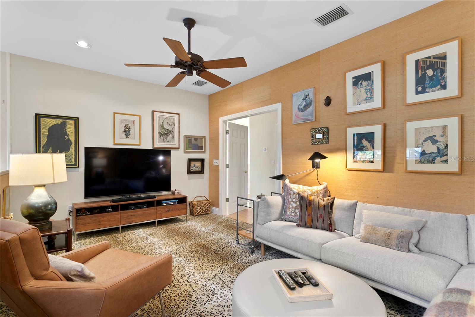 Image 49 of 75 For 328 Inner Harbour Circle