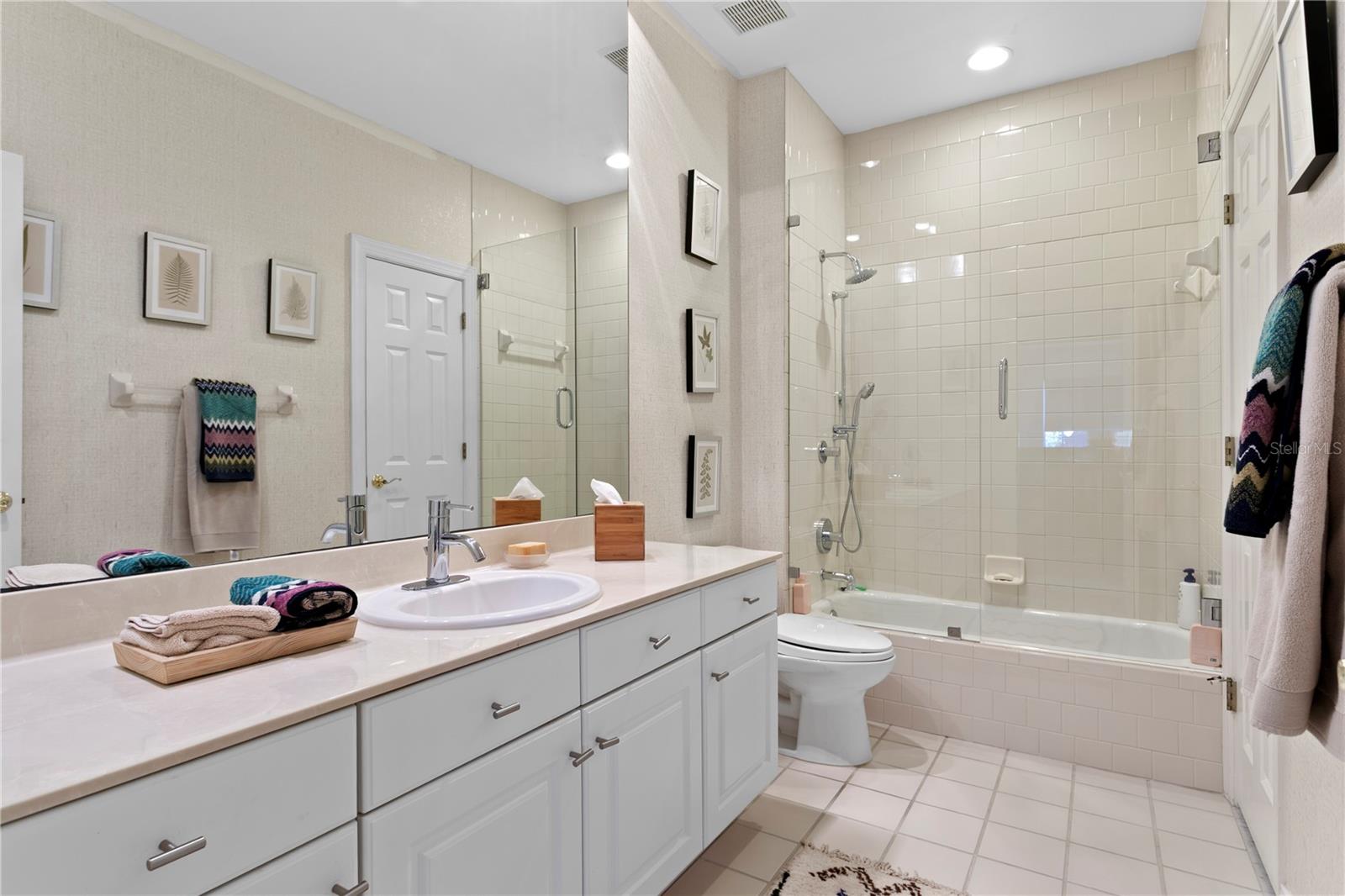 Image 51 of 75 For 328 Inner Harbour Circle