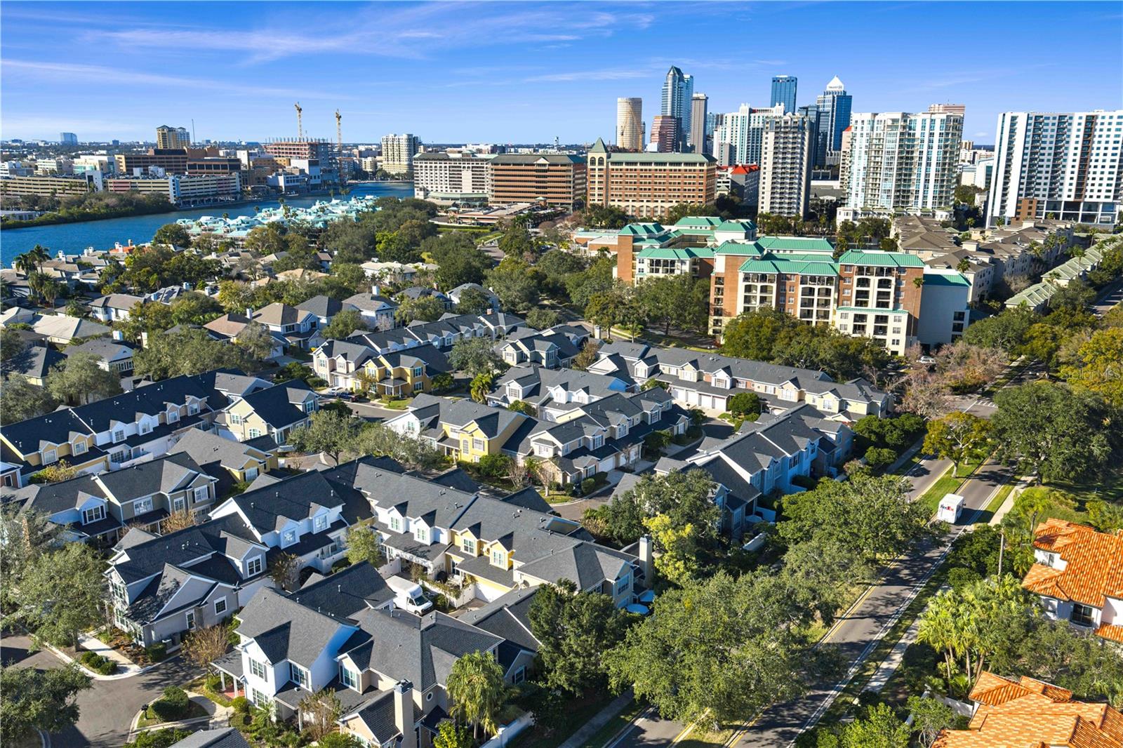 Image 62 of 75 For 328 Inner Harbour Circle