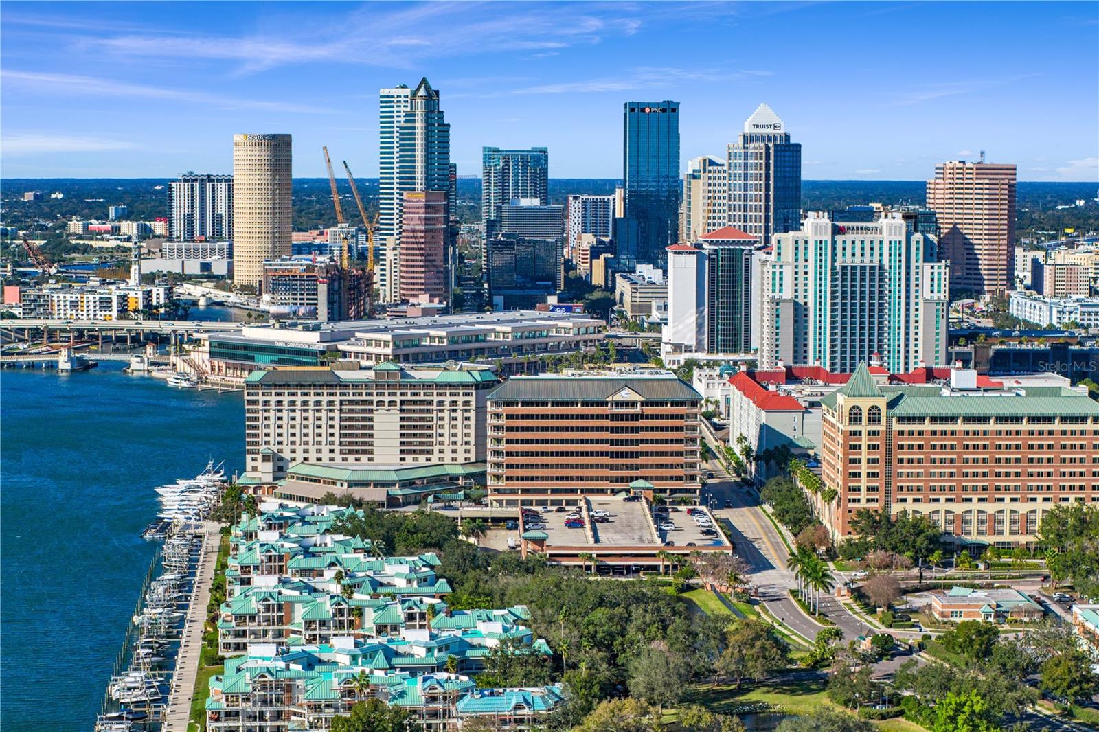 Image 63 of 75 For 328 Inner Harbour Circle