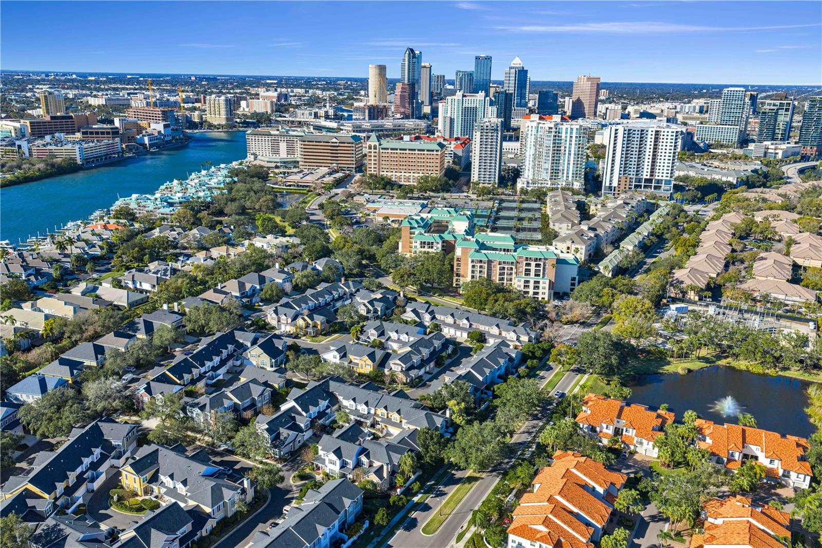 Image 64 of 75 For 328 Inner Harbour Circle