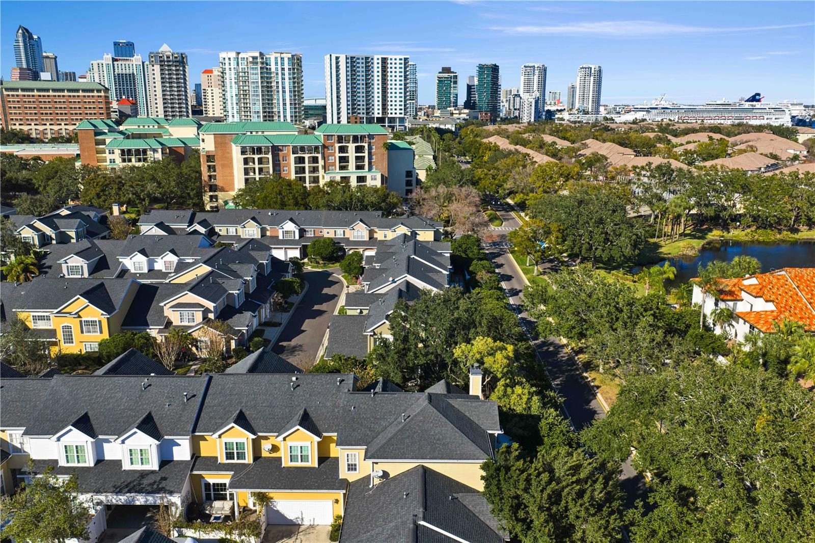 Image 65 of 75 For 328 Inner Harbour Circle