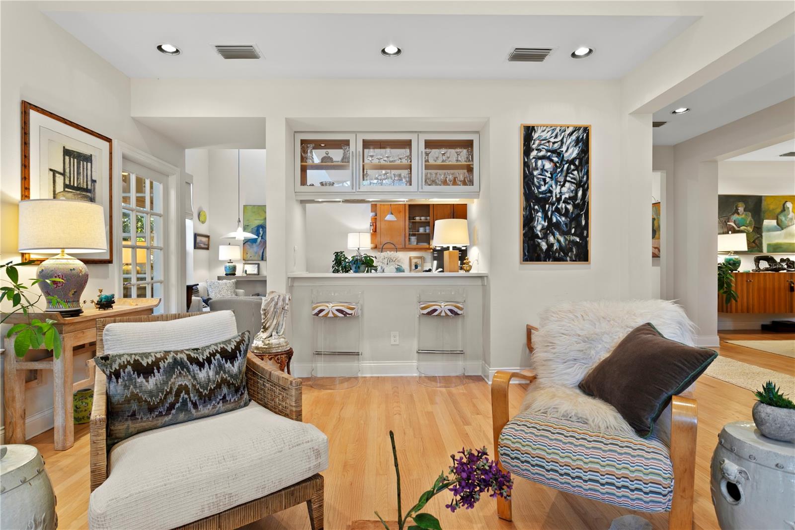 Image 9 of 75 For 328 Inner Harbour Circle