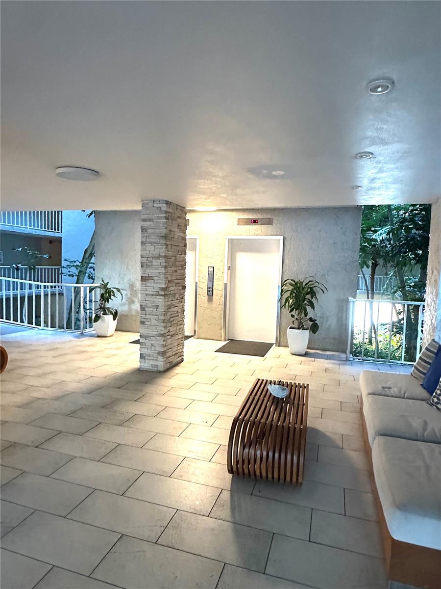 Image 17 of 24 For 500 Osceola Avenue 502