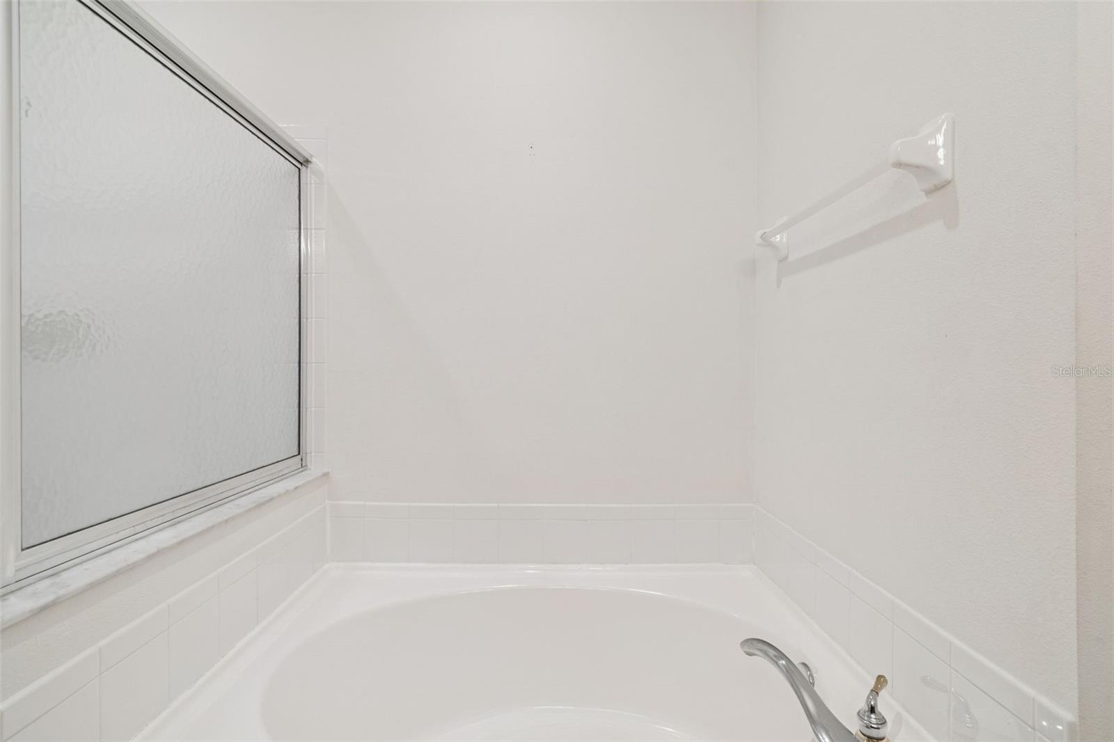 Image 26 of 46 For 1604 Fieldfare Court