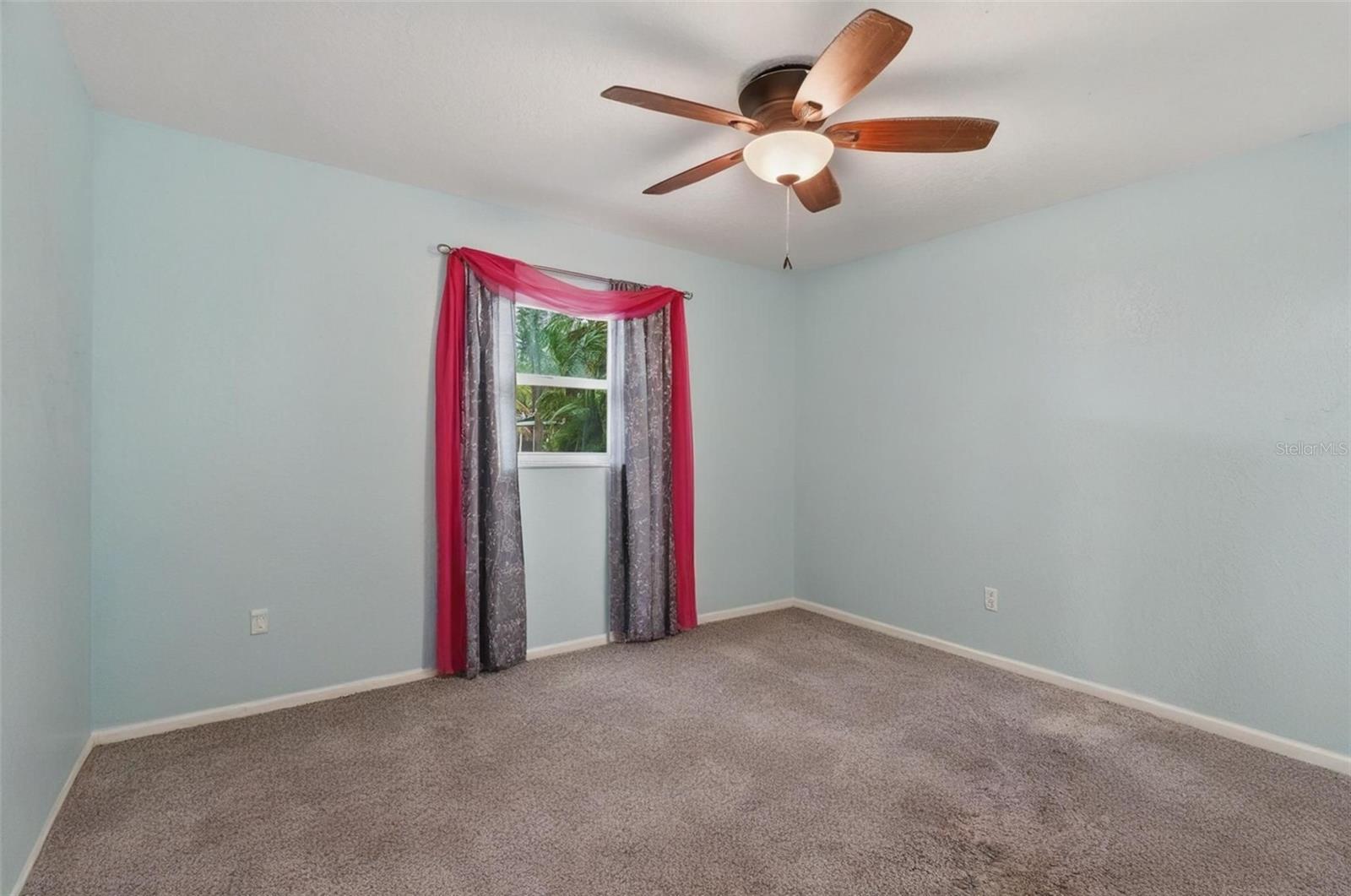 Image 32 of 56 For 2620 49th Avenue N