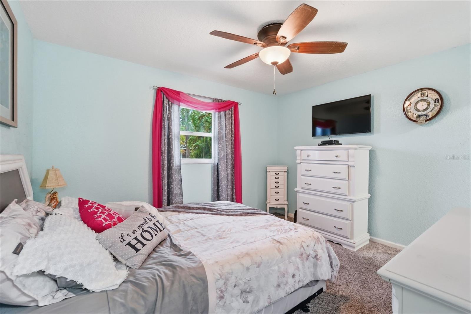 Image 33 of 56 For 2620 49th Avenue N