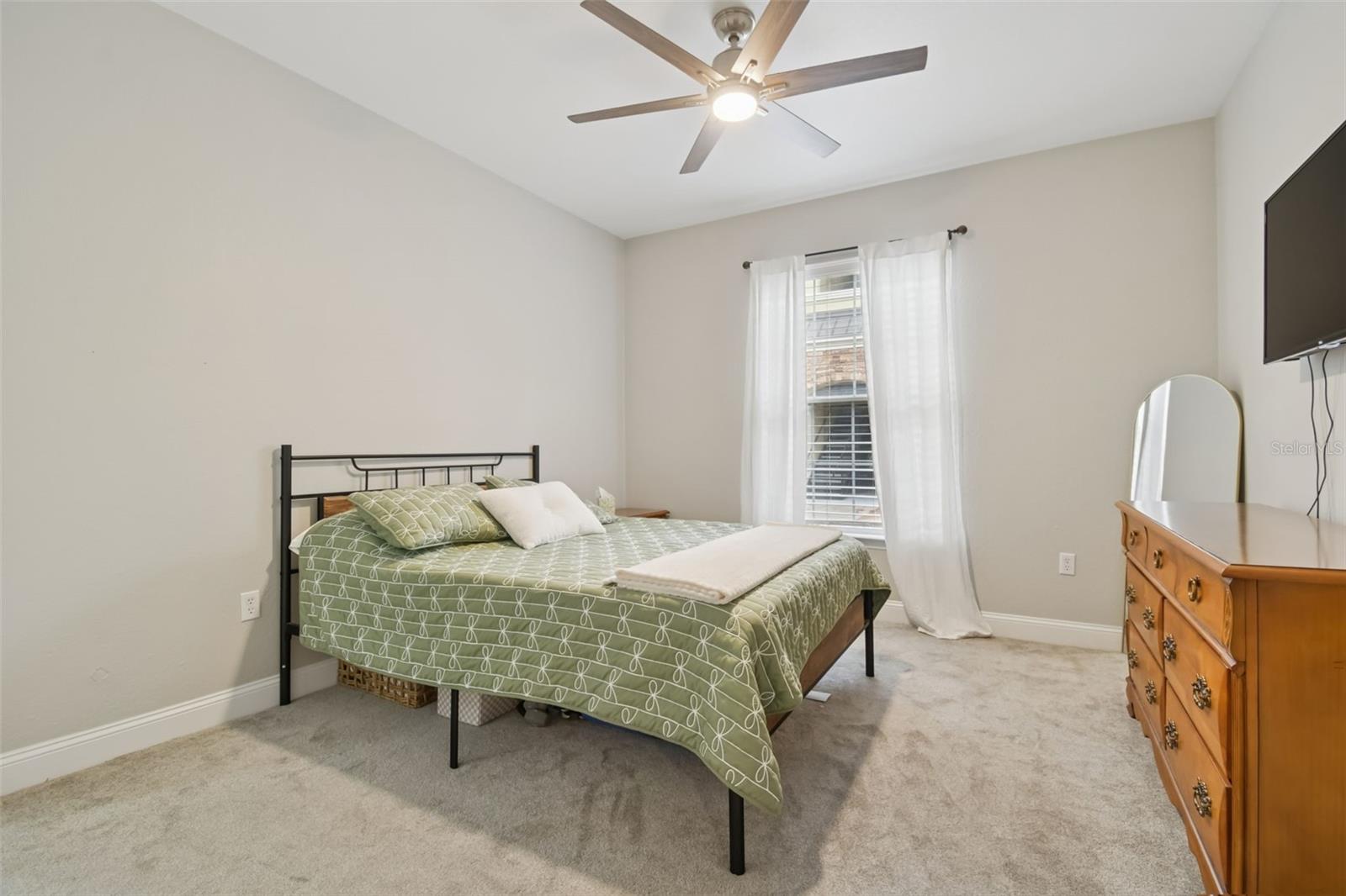 Image 21 of 95 For 10209 Courtney Palms Boulevard 101