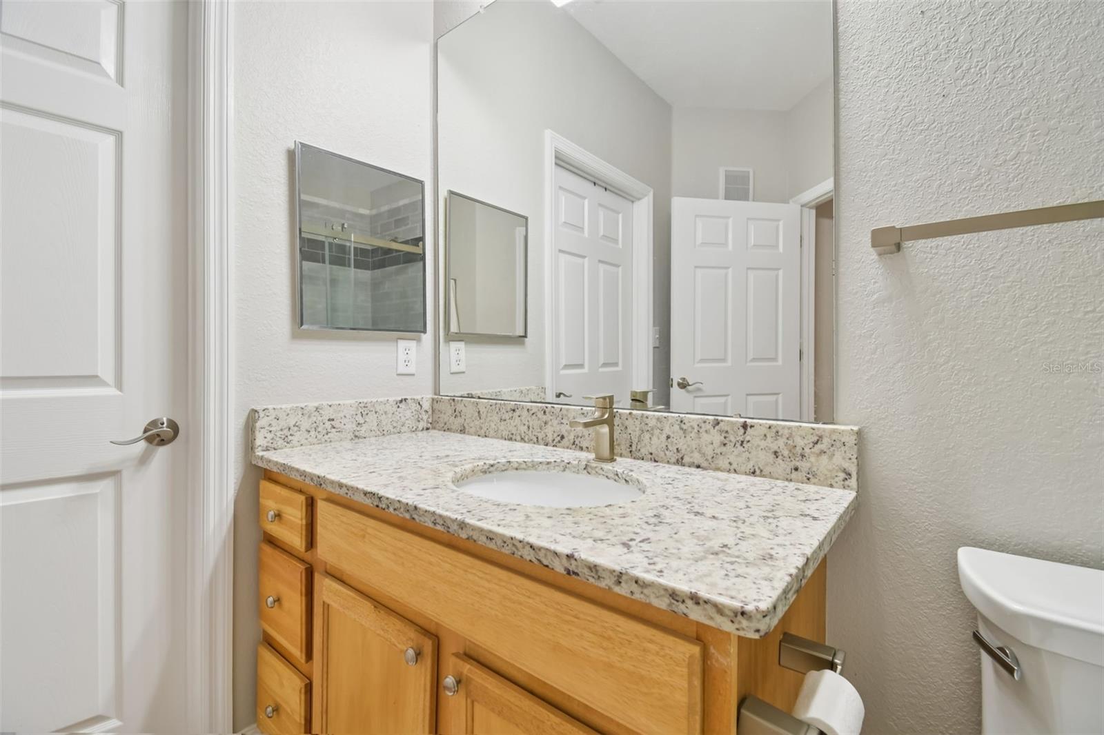 Image 25 of 95 For 10209 Courtney Palms Boulevard 101