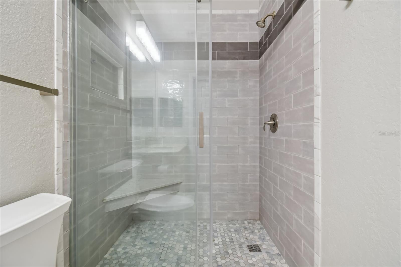 Image 27 of 95 For 10209 Courtney Palms Boulevard 101