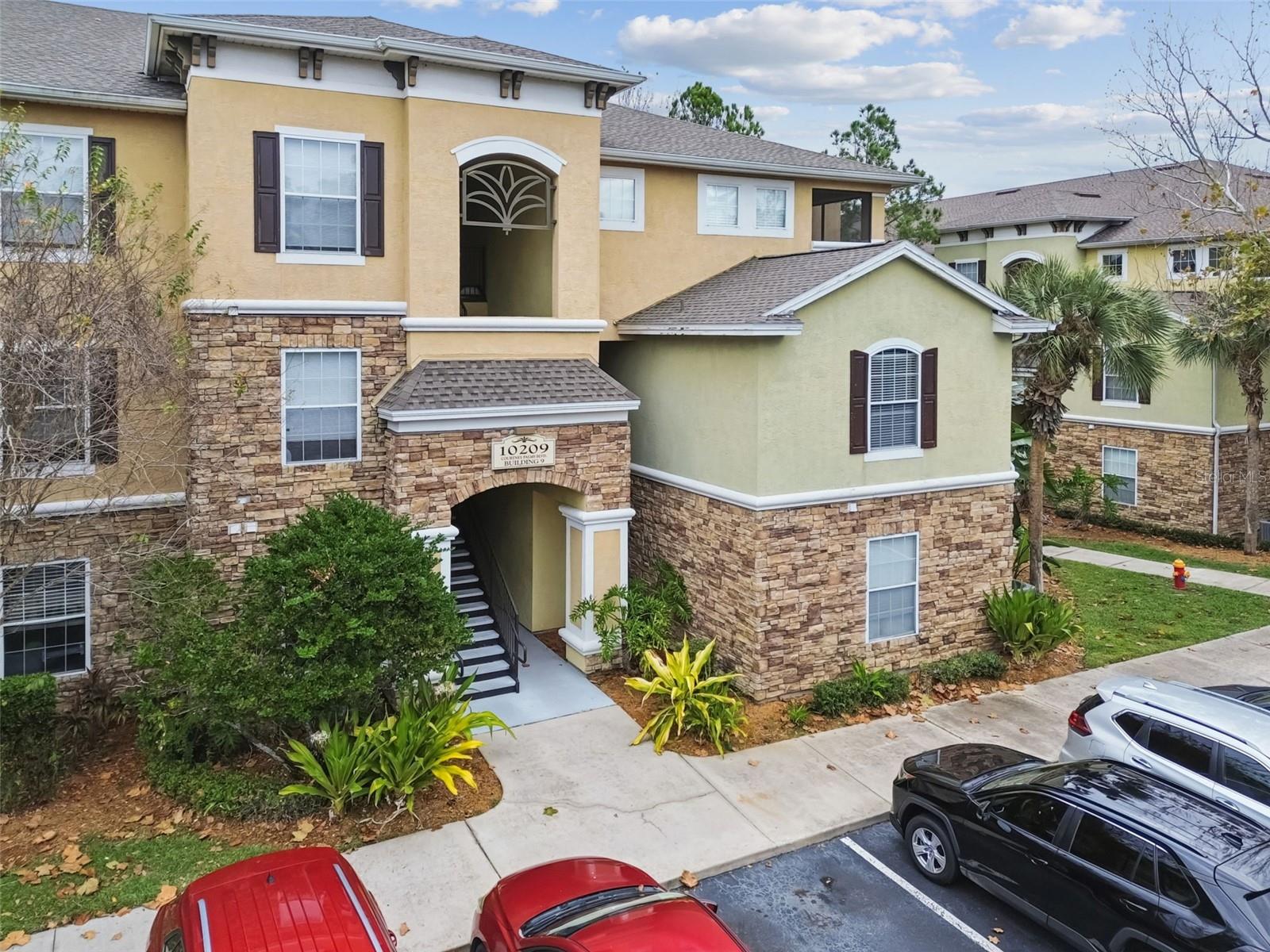 Image 34 of 95 For 10209 Courtney Palms Boulevard 101