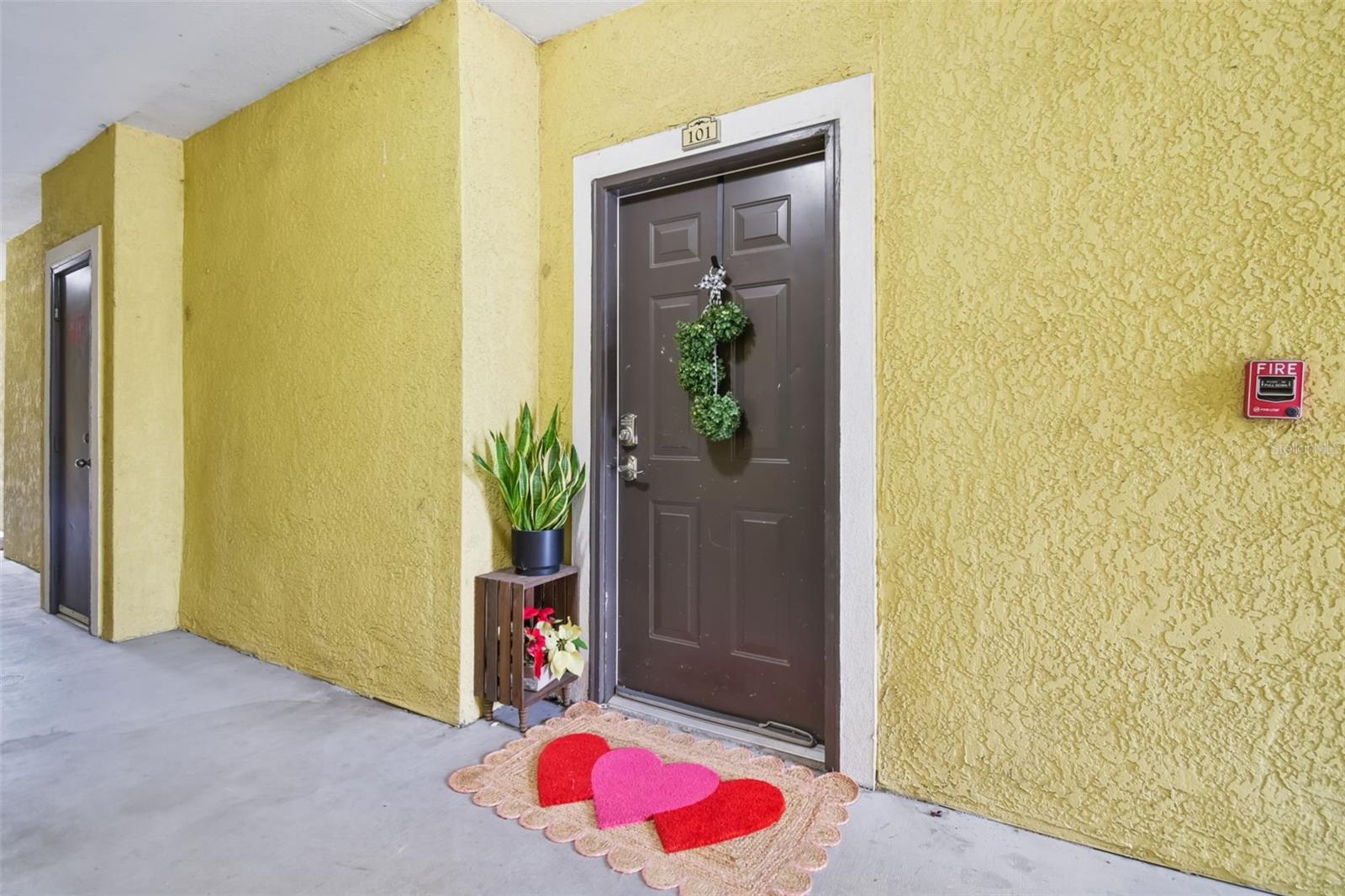 Image 4 of 95 For 10209 Courtney Palms Boulevard 101