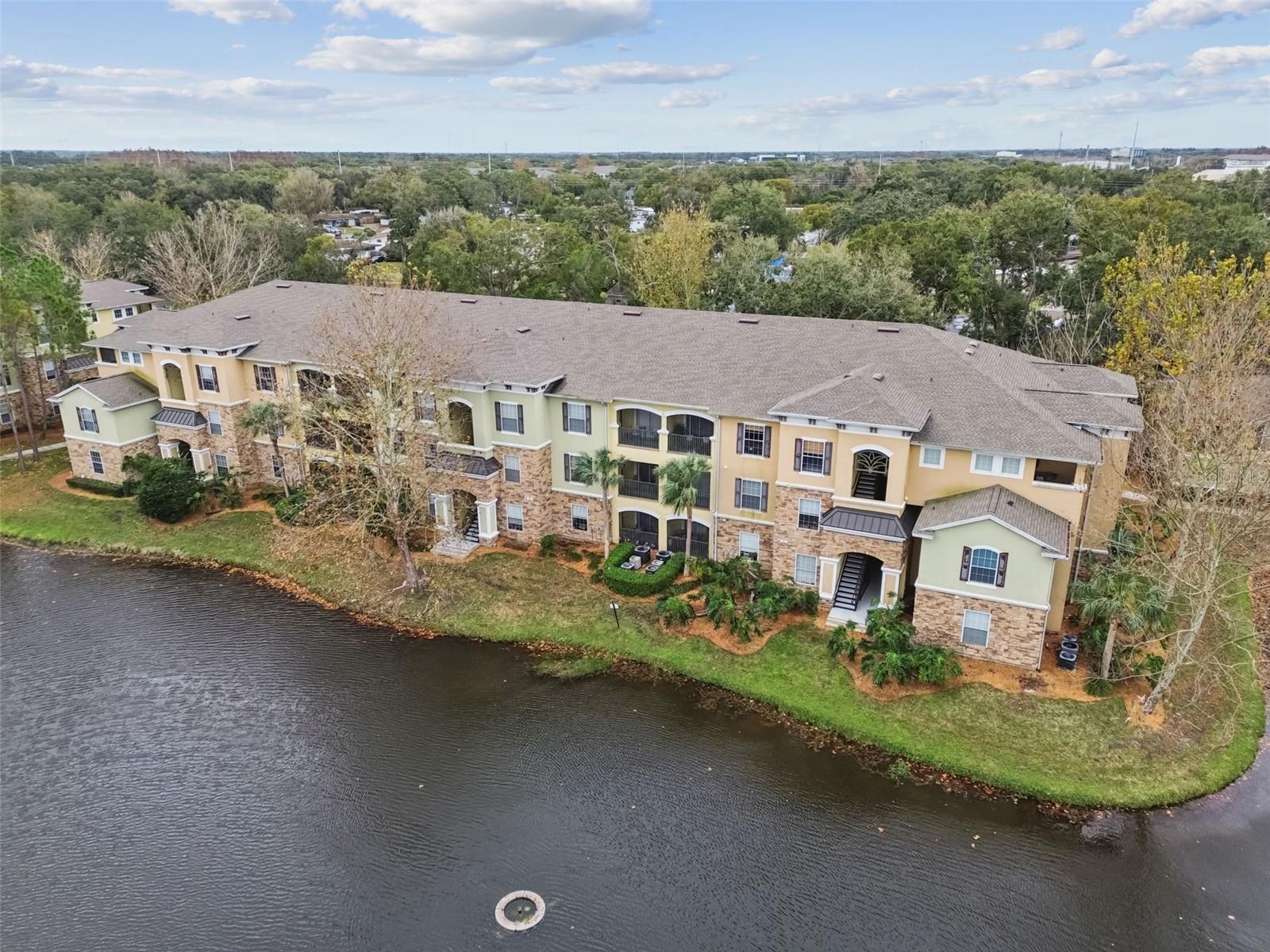 Image 47 of 95 For 10209 Courtney Palms Boulevard 101