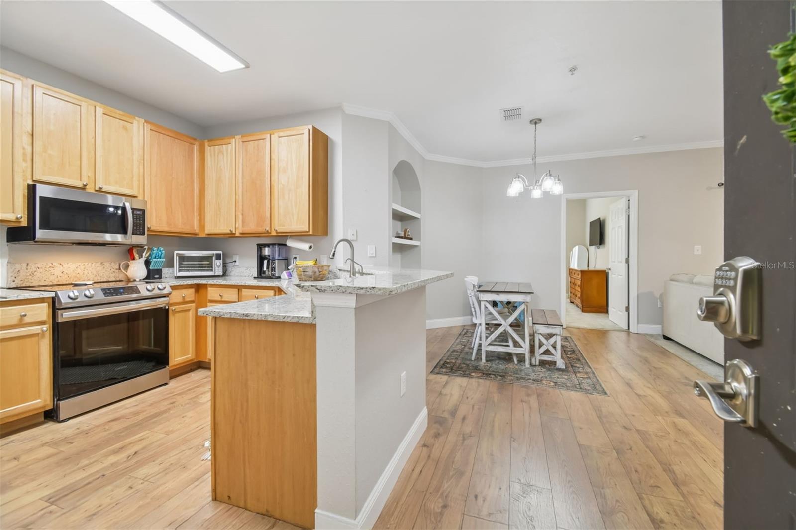 Image 6 of 95 For 10209 Courtney Palms Boulevard 101