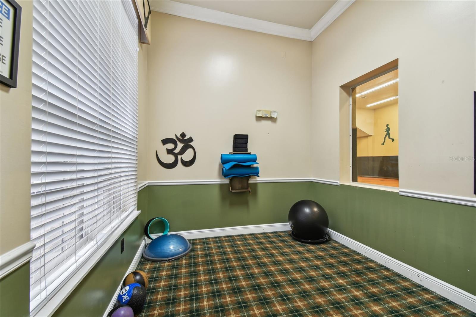 Image 70 of 95 For 10209 Courtney Palms Boulevard 101