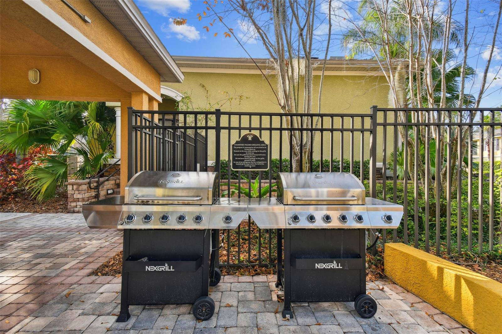 Image 79 of 95 For 10209 Courtney Palms Boulevard 101