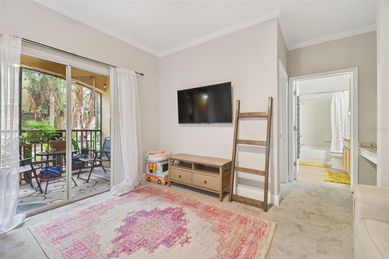 Image 8 of 95 For 10209 Courtney Palms Boulevard 101