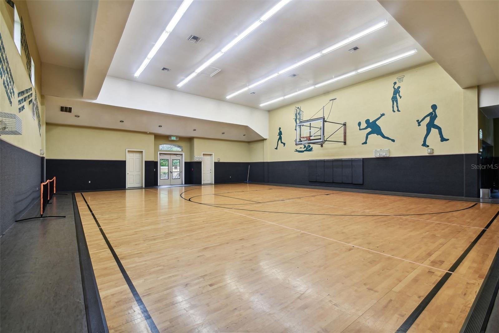 Image 81 of 95 For 10209 Courtney Palms Boulevard 101