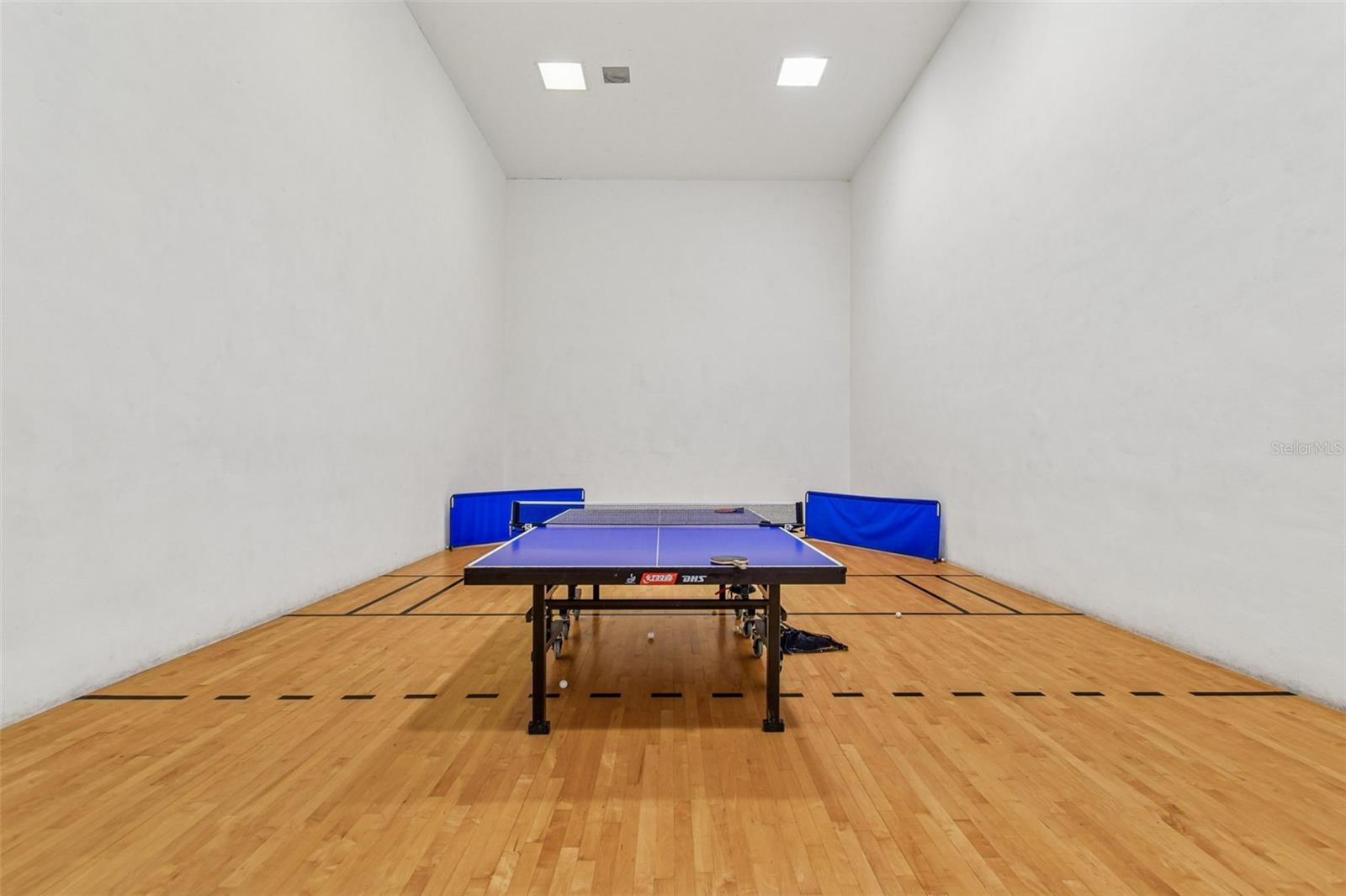 Image 88 of 95 For 10209 Courtney Palms Boulevard 101