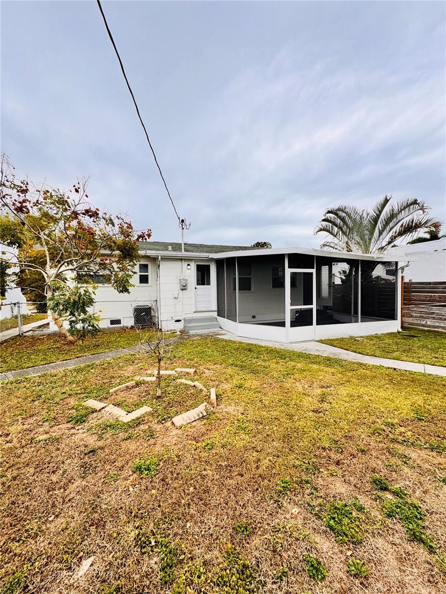 Image 26 of 28 For 2837 18th Avenue N