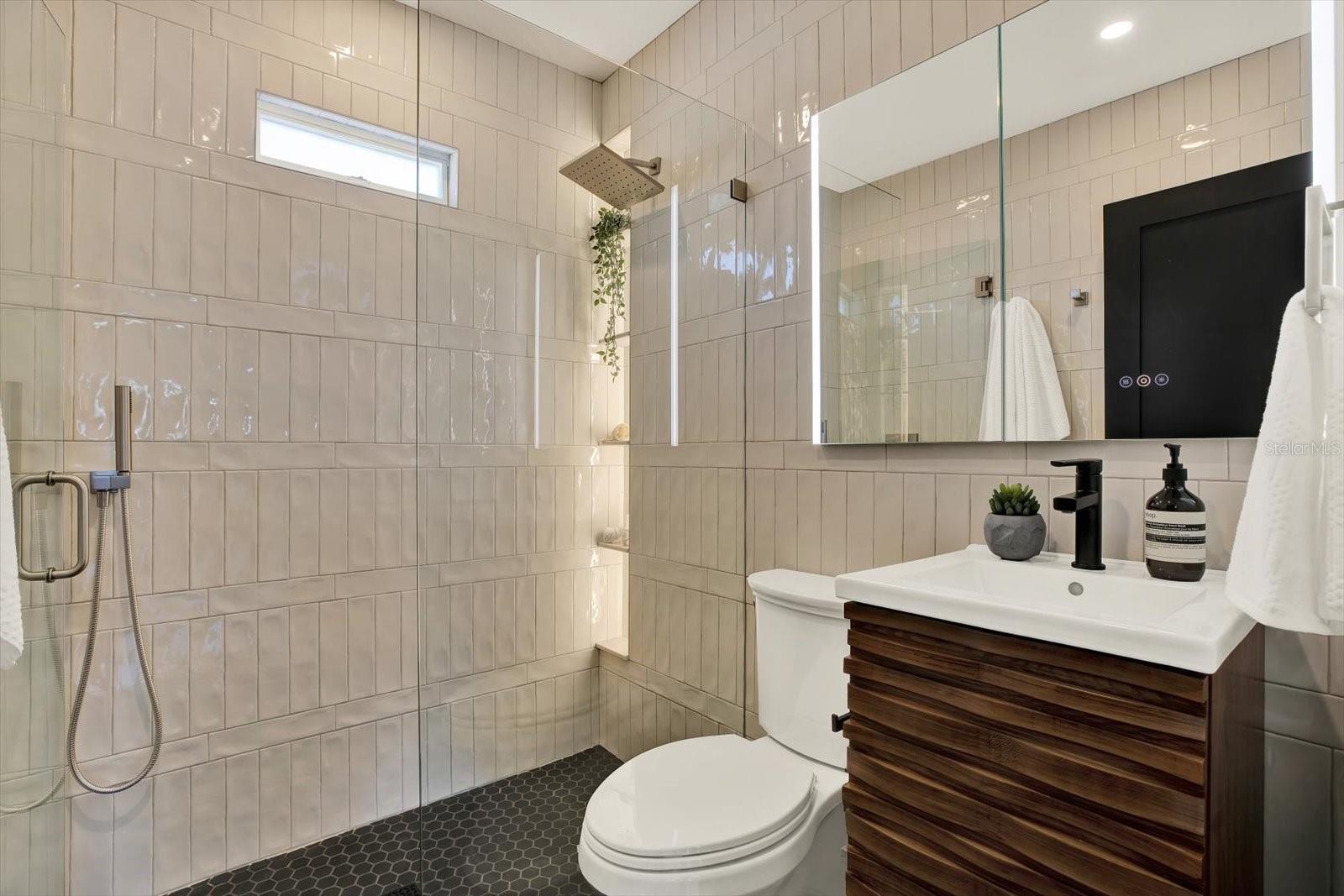 Image 13 of 18 For 310 20th Avenue S