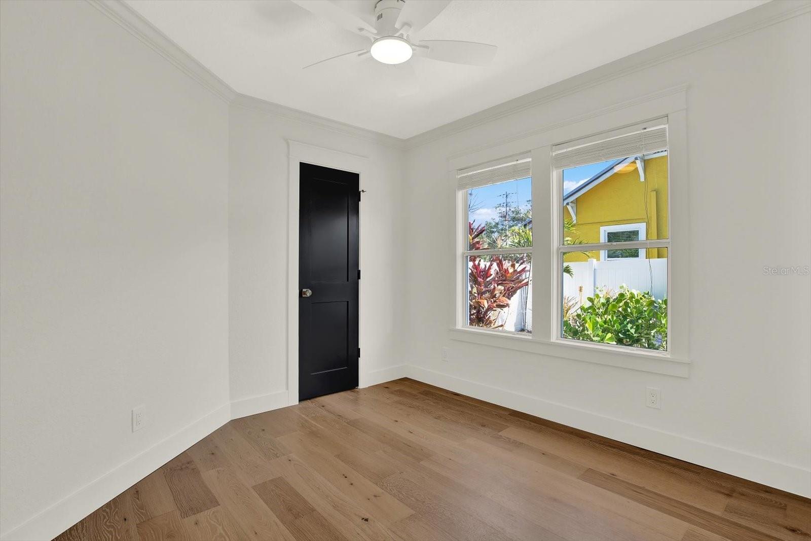 Image 14 of 18 For 310 20th Avenue S