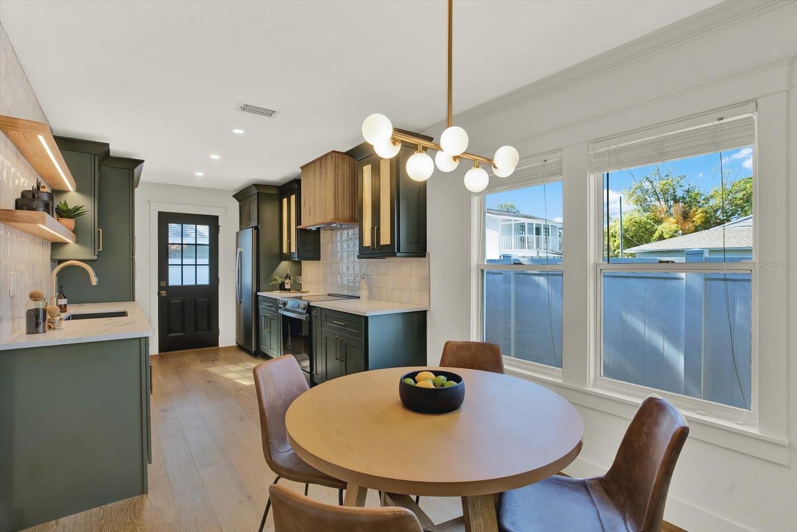 Image 7 of 18 For 310 20th Avenue S