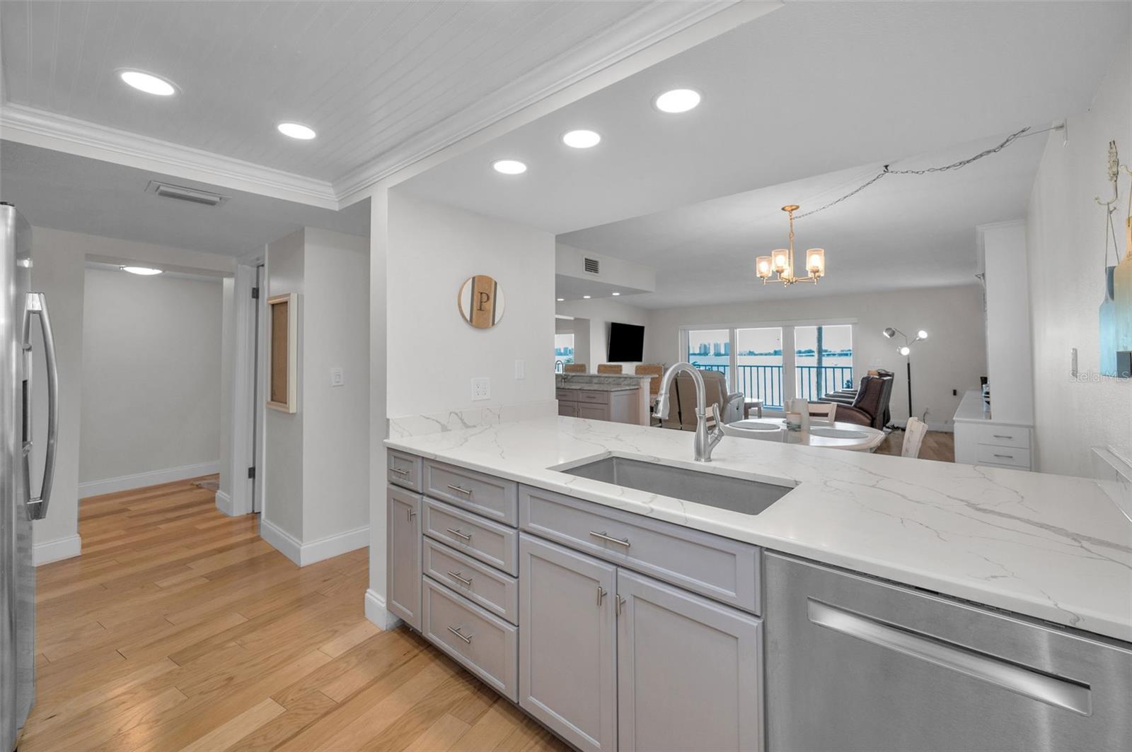 Image 15 of 47 For 55 Rogers Street 203