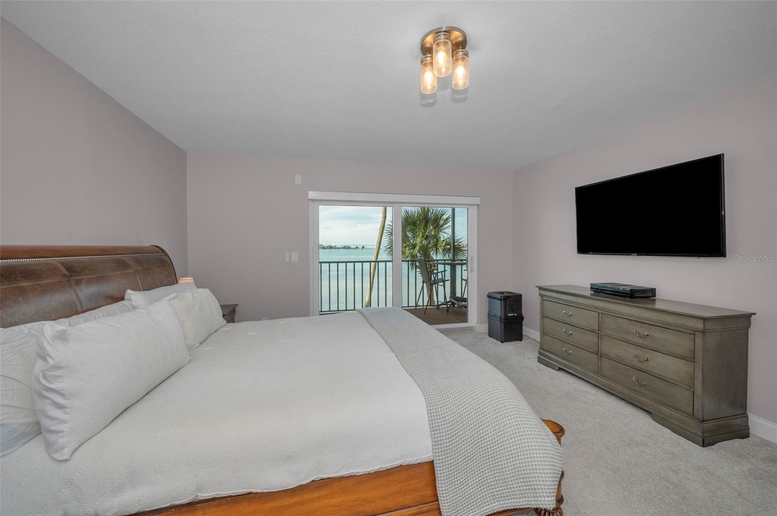 Image 33 of 47 For 55 Rogers Street 203