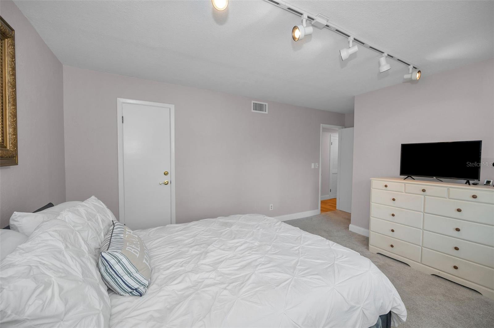 Image 39 of 47 For 55 Rogers Street 203