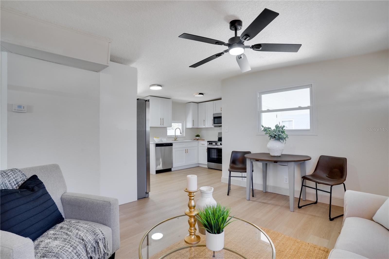 Listing photo id 4 for 12115 104th Street