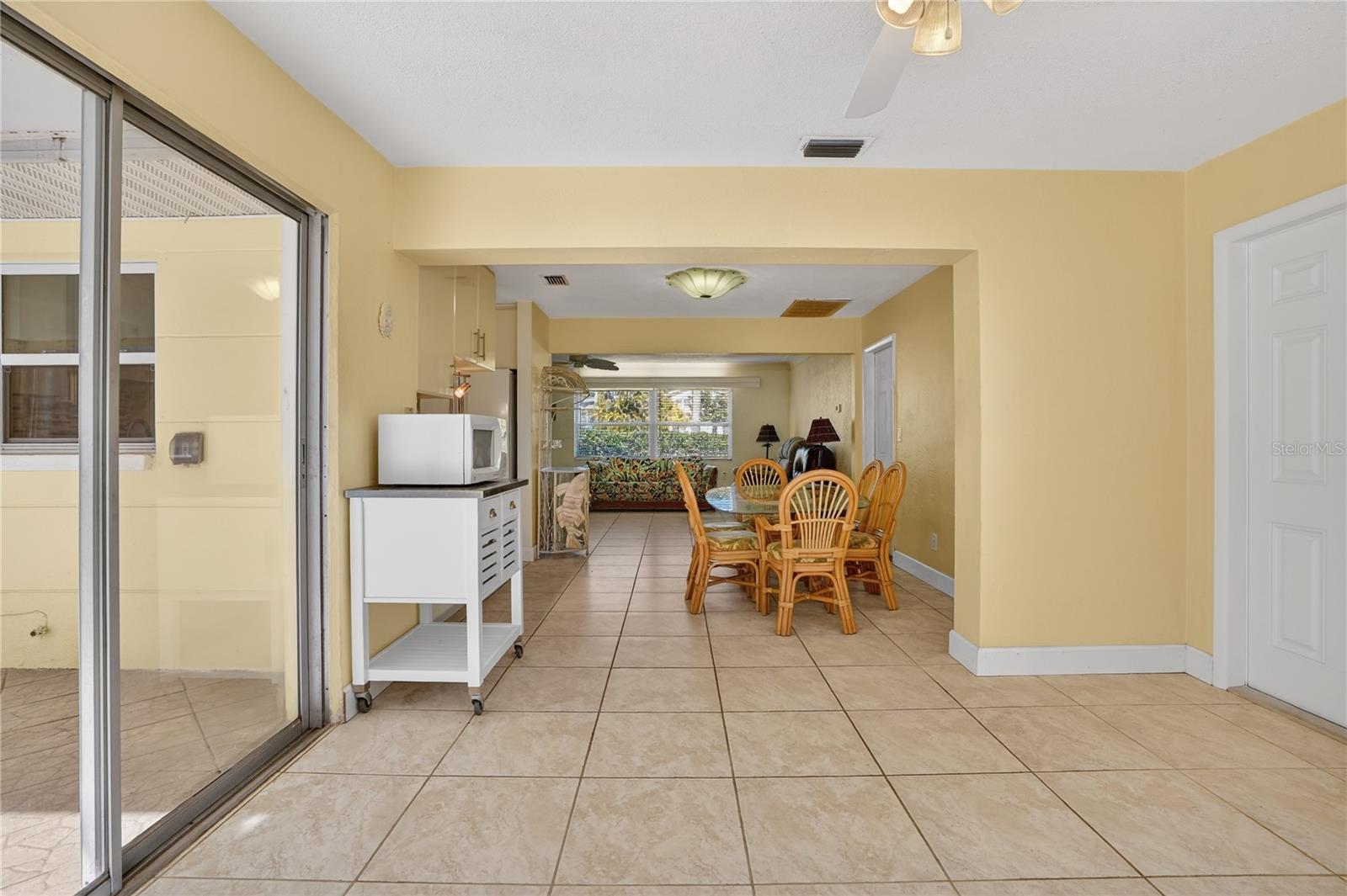 Image 13 of 39 For 2962 8th Avenue Sw