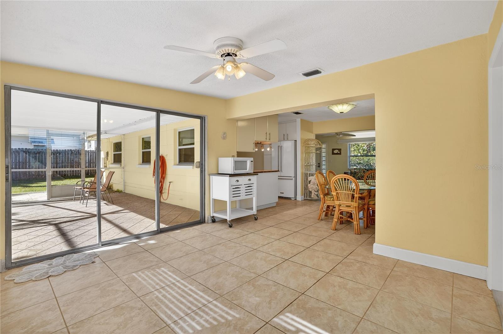 Image 14 of 39 For 2962 8th Avenue Sw