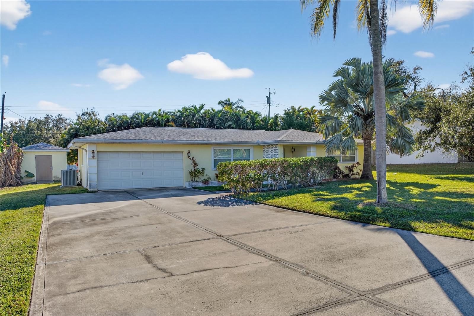 Image 2 of 39 For 2962 8th Avenue Sw