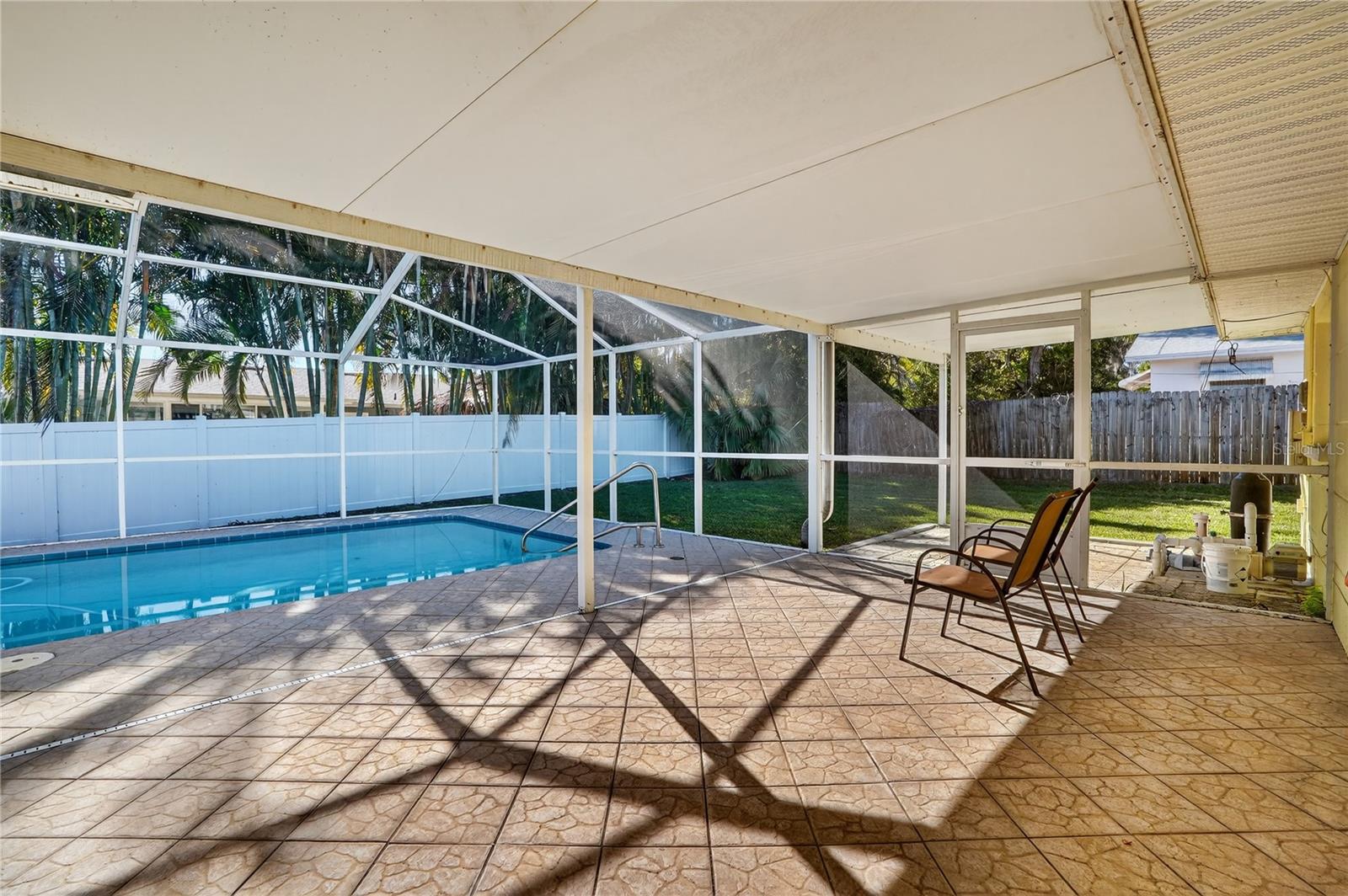 Image 24 of 39 For 2962 8th Avenue Sw